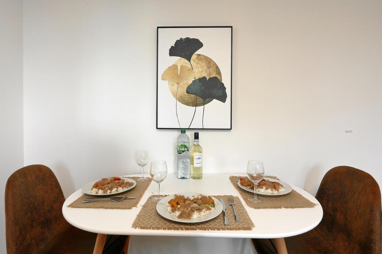 Stay&Dream - 75M² - Two Bedrooms - Kitchen - Netflix Essen Eksteriør billede
